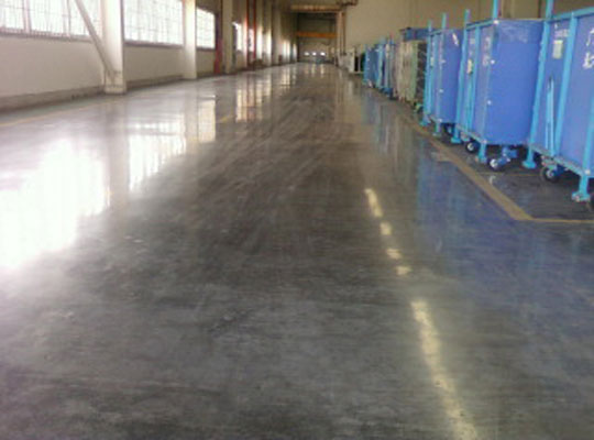 金刚砂耐磨地坪粉化原因详解