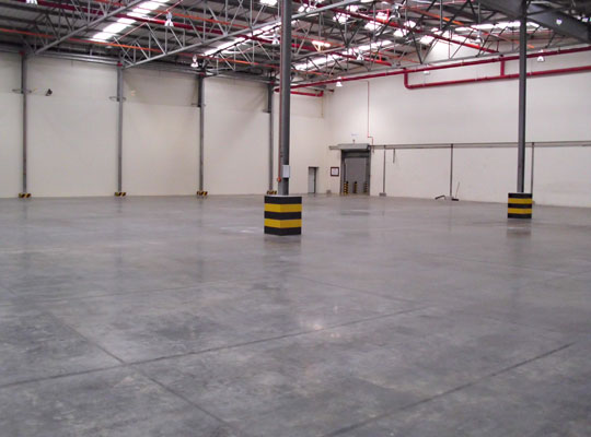 金刚砂耐磨地坪泛碱了怎么办？