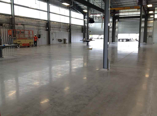 金刚砂耐磨地坪是如何施工以及对基层混凝土的要求