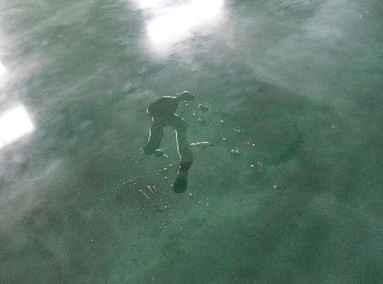 金属骨料在防静电地坪中起到了什么重要作用？