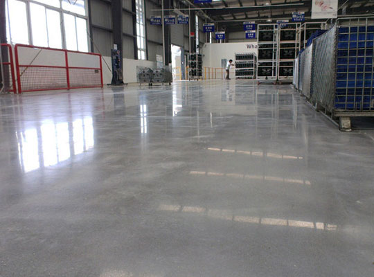 金刚砂耐磨地坪是物流仓储不可或缺的抉择